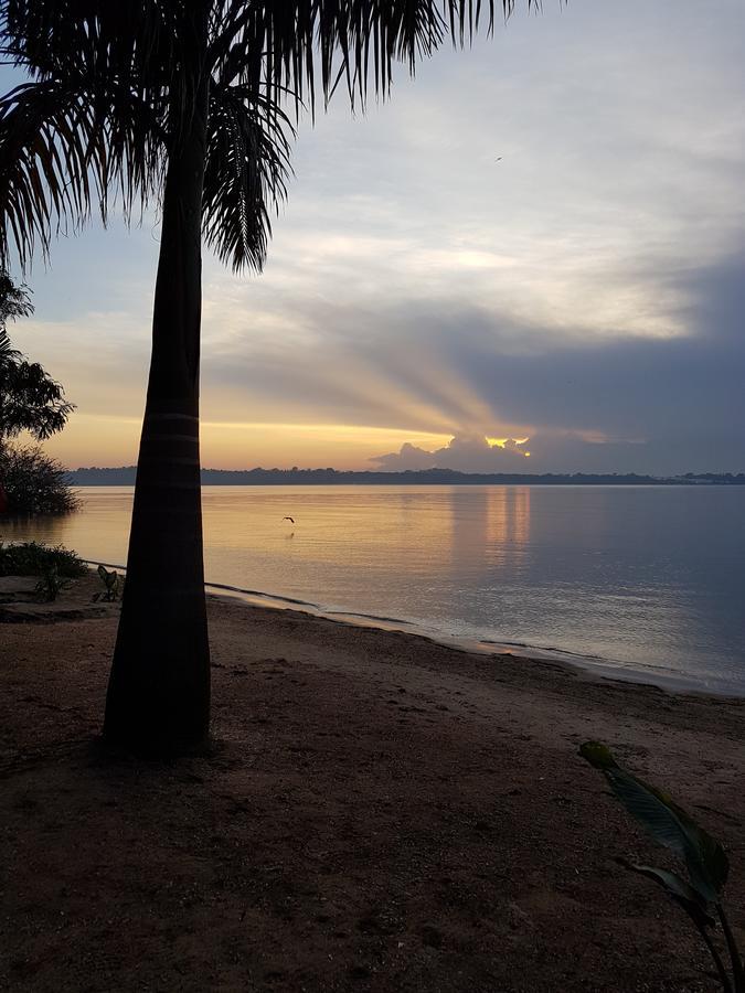The Palms Beach Hotel And Restaurant Limited เอนเทบเบ้ ภายนอก รูปภาพ