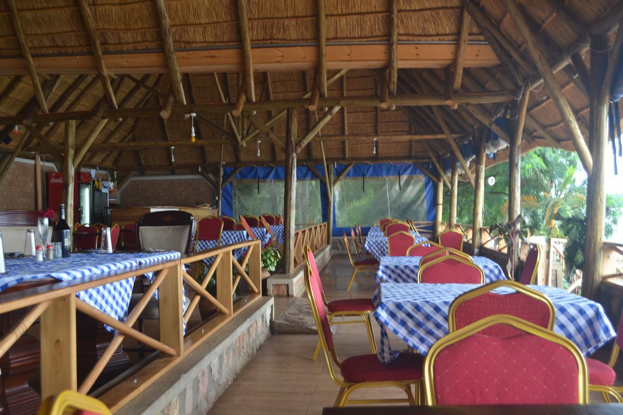 The Palms Beach Hotel And Restaurant Limited เอนเทบเบ้ ภายนอก รูปภาพ